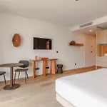 Upon Harbor - Bay Hotel