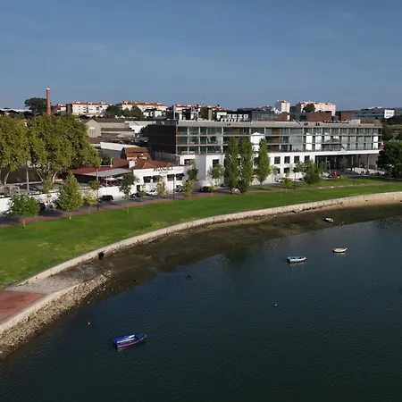 Szálloda Upon Harbor - Bay Seixal