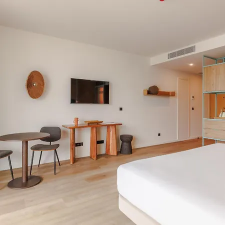 Upon Harbor - Bay Hotel