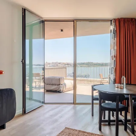 Otel Upon Harbor - Bay