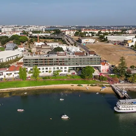 Hotel Upon Harbor - Bay