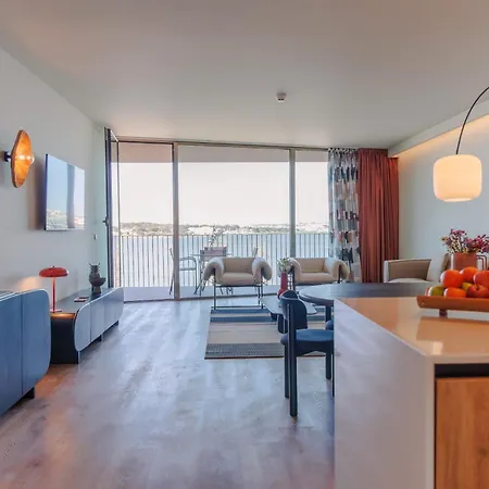 Upon Harbor - Bay 4*