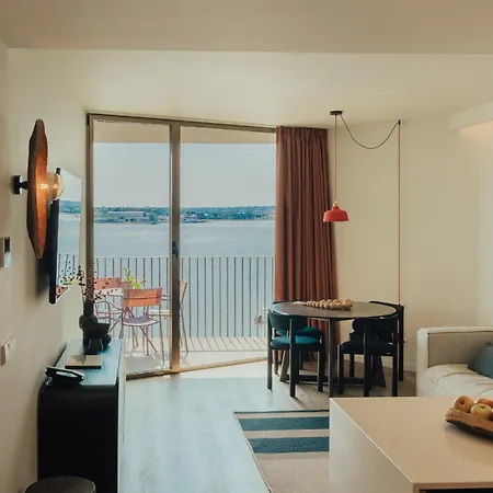 Upon Harbor - Bay Hotel Seixal (Setubal)