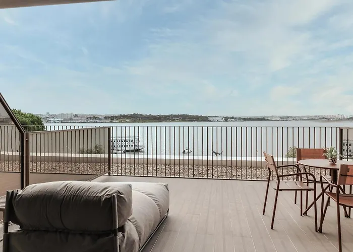 Hotel Upon Harbor - Bay 4*